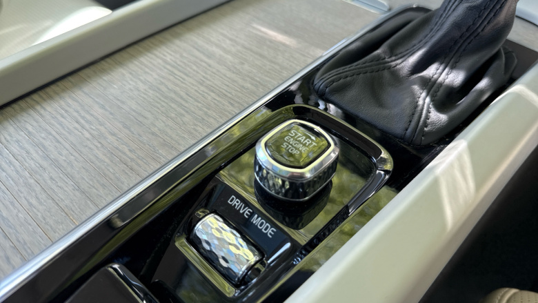 Volvo Xc60 2.0 D5 PowerPulse Inscription Pro 5dr AWD G tronic Diesel Estate